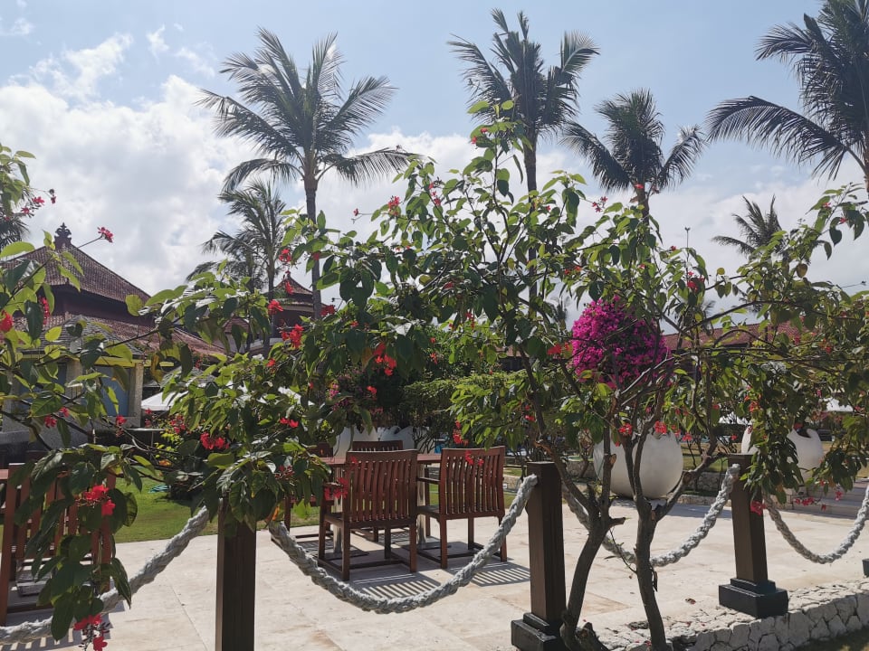 Gartenanlage Holiday Inn Resort Baruna Bali