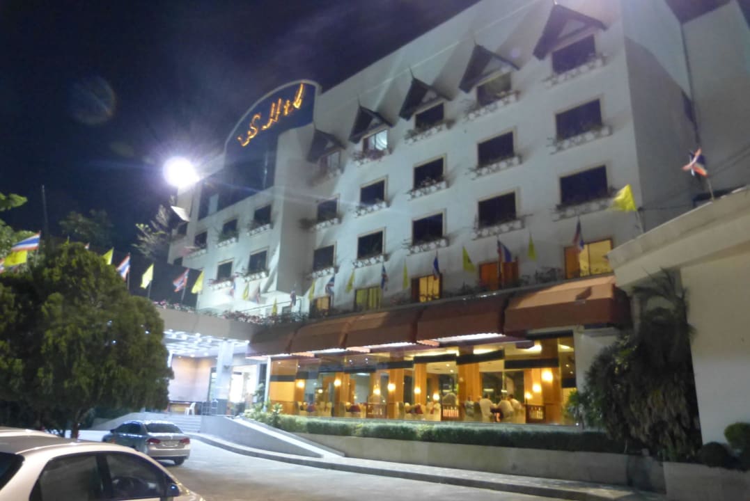 Widok od strony wejścia  Hotel R.S.