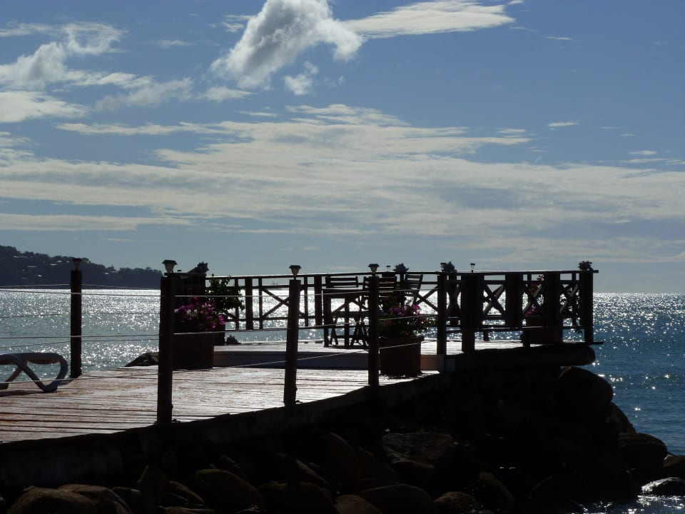 Steg am Strand Calabash Cove Resort & Spa