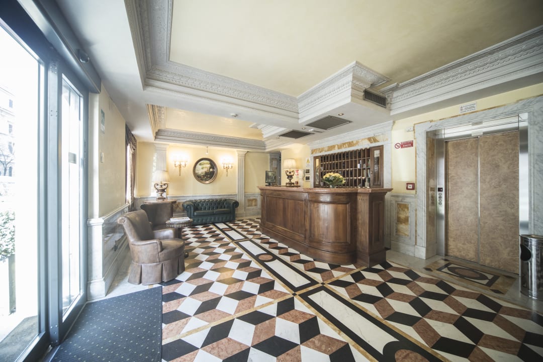 Lobby Hotel Donatello