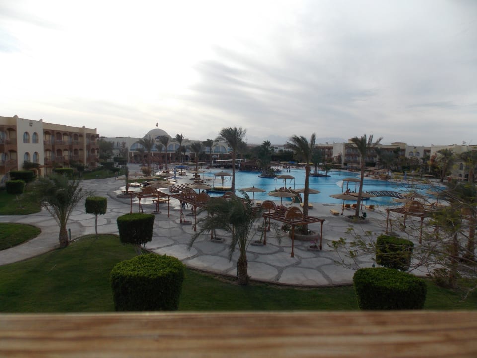 Вид с балкона Desert Rose