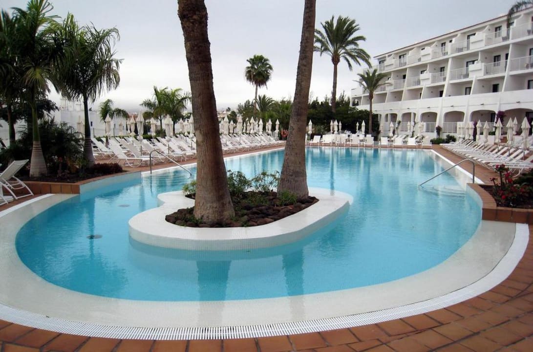 Pool and block A Sunprime Atlantic View