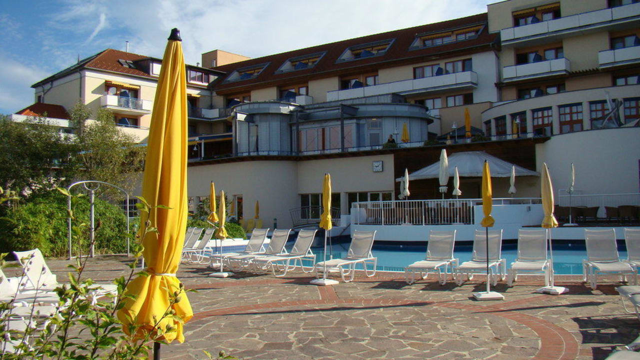 Von der Poolseite gesehen Reiters Finest Family Hotel