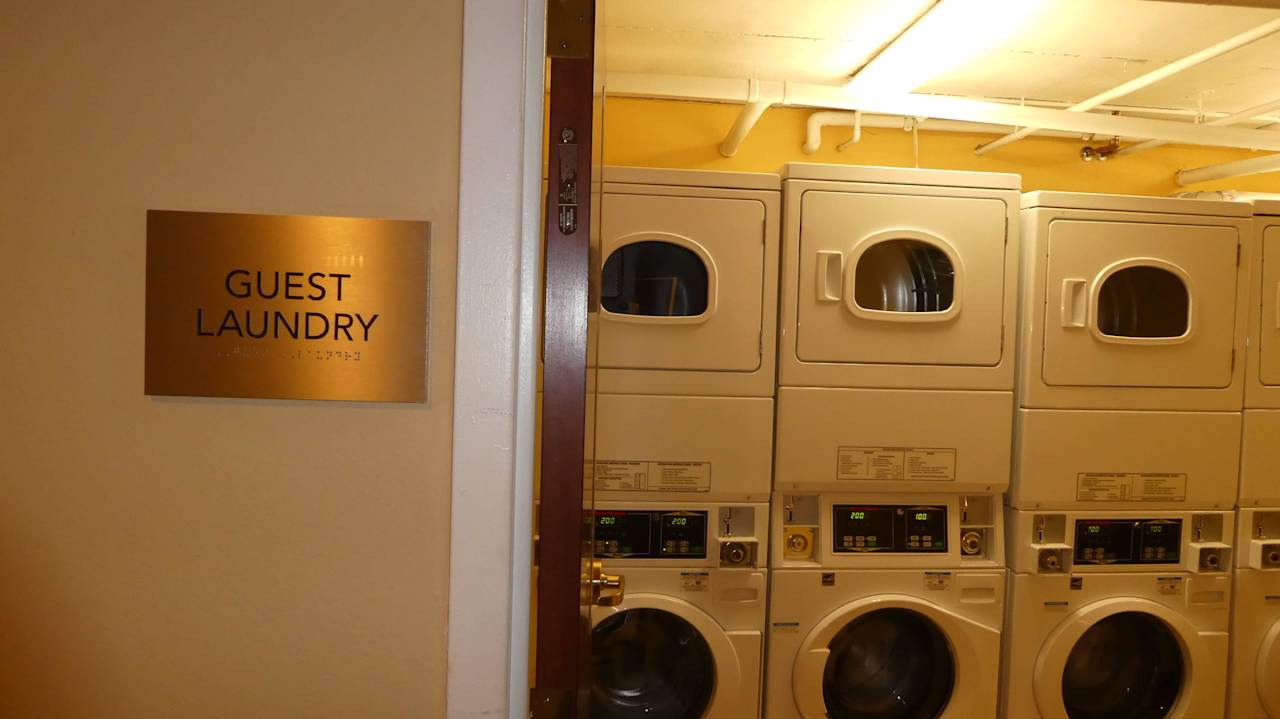 Laundry Courtyard Page at Lake Powell