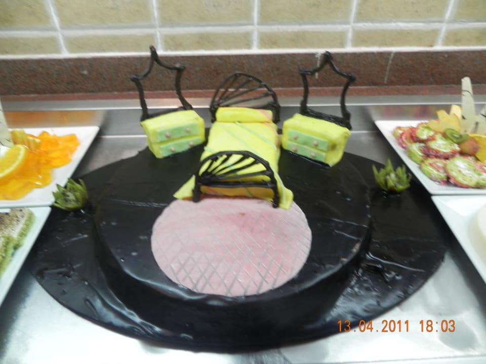 Lecker Kuchen! Pickalbatros Alf Leila Wa Leila Resort - Neverland Hurghada