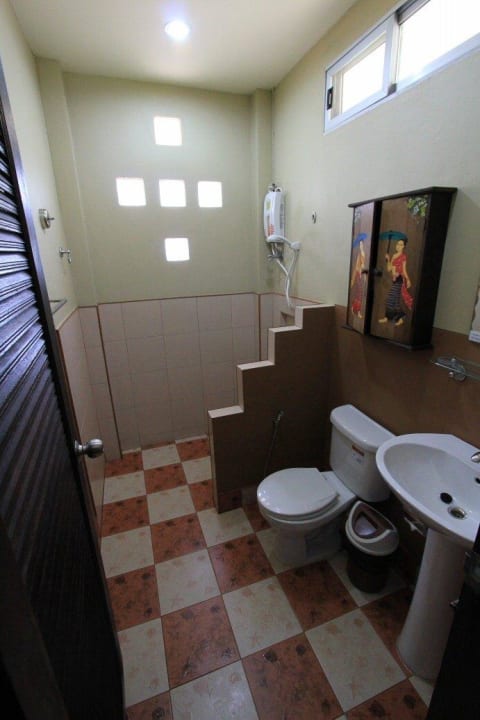 Bad C10 Hotel Lanta Castaway Resort