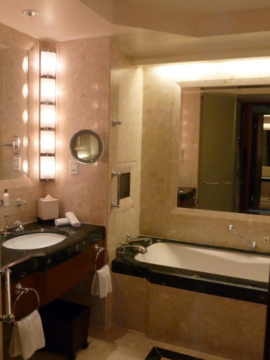 Grand Deluxe Suite - Badezimmer Hotel The Peninsula Bangkok