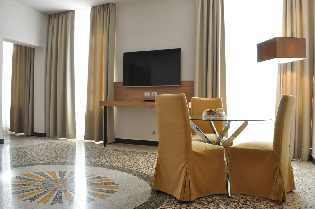 Zimmer HNN Luxury Suites