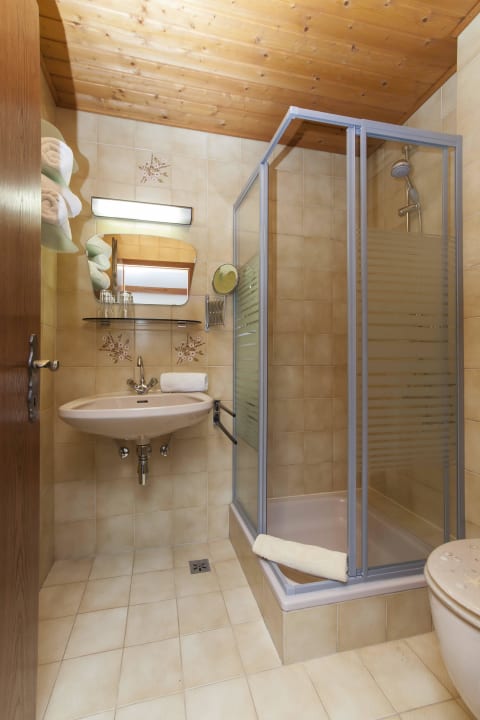 Dusche/WC Sonnleitnhof Urlaub am Bauernhof Fam. Kogler - Buschenschenke/Buschenschank