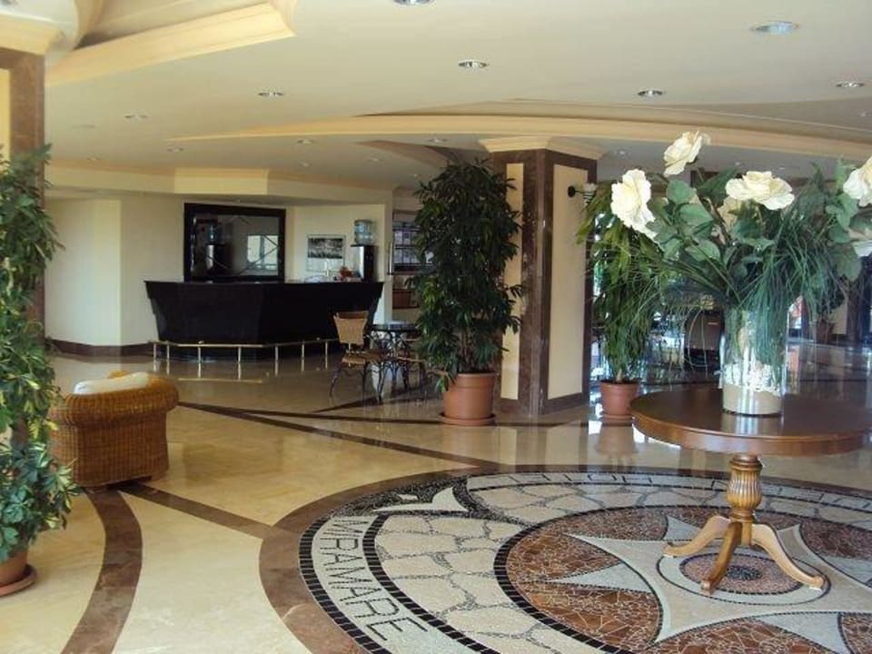 Lobby und Eingang Miramare Queen Hotel