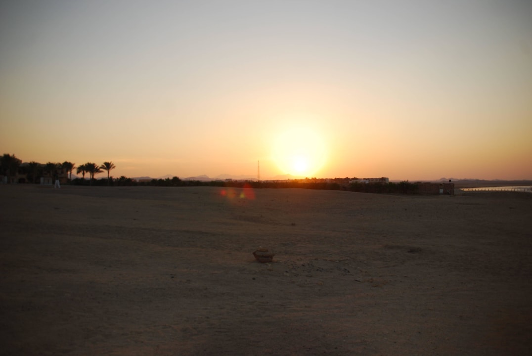 Steilküste an der Hotelrückseite Steigenberger Coraya Beach - Adults only