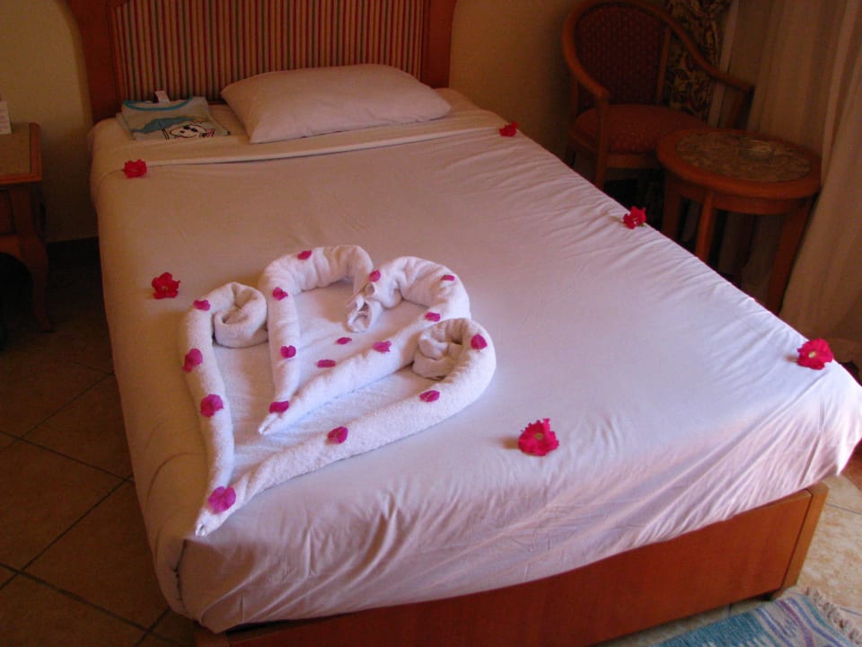Dekoracja na łóżku Sharm Grand Plaza Resort