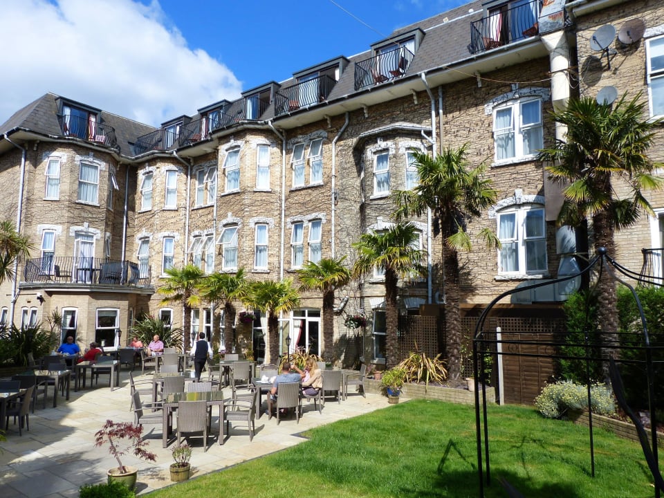 Der Frühstücksgarten, so nett! Hotel Connaught