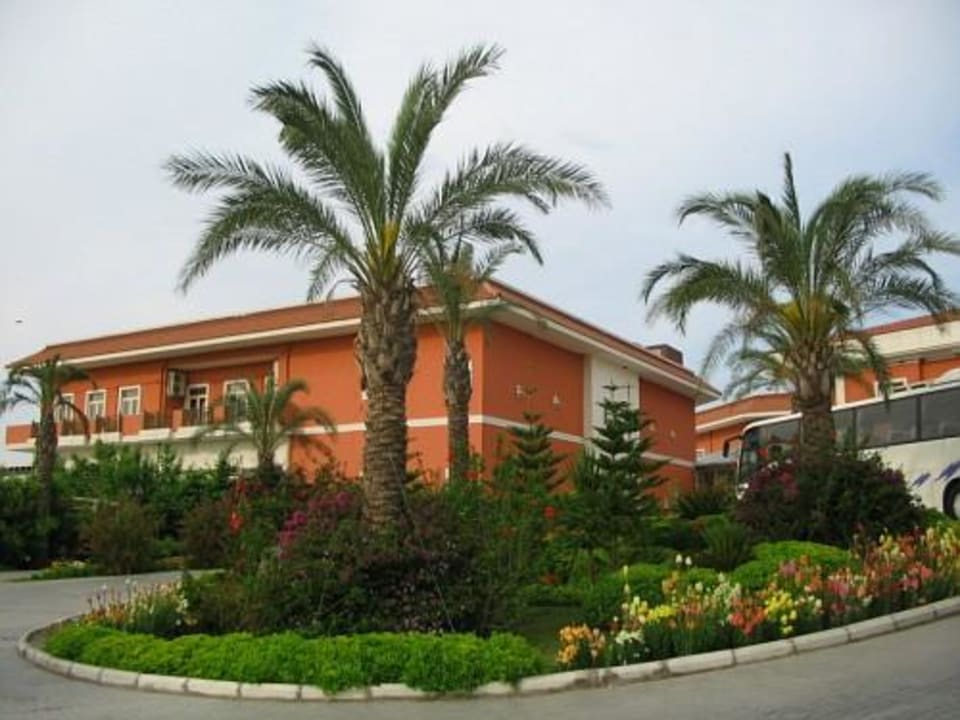 Центральный вход Crystal Paraiso Aqua Collection