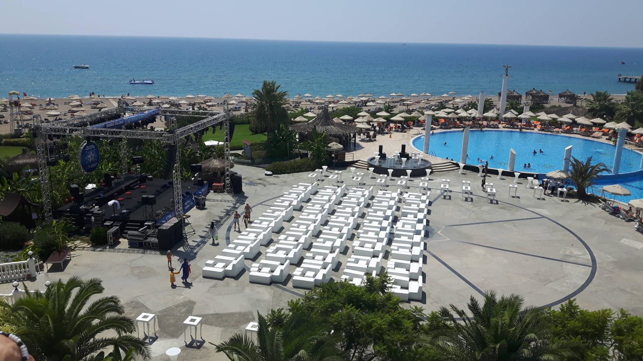 Concert-Area unten Starlight Resort Hotel