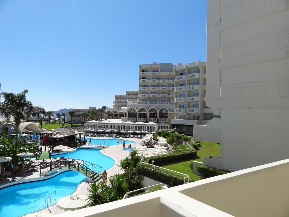 Von unserem Balkon zum Pool Rodos Palladium Leisure & Wellness