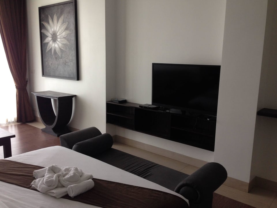 TV Niron Hotel Riverside