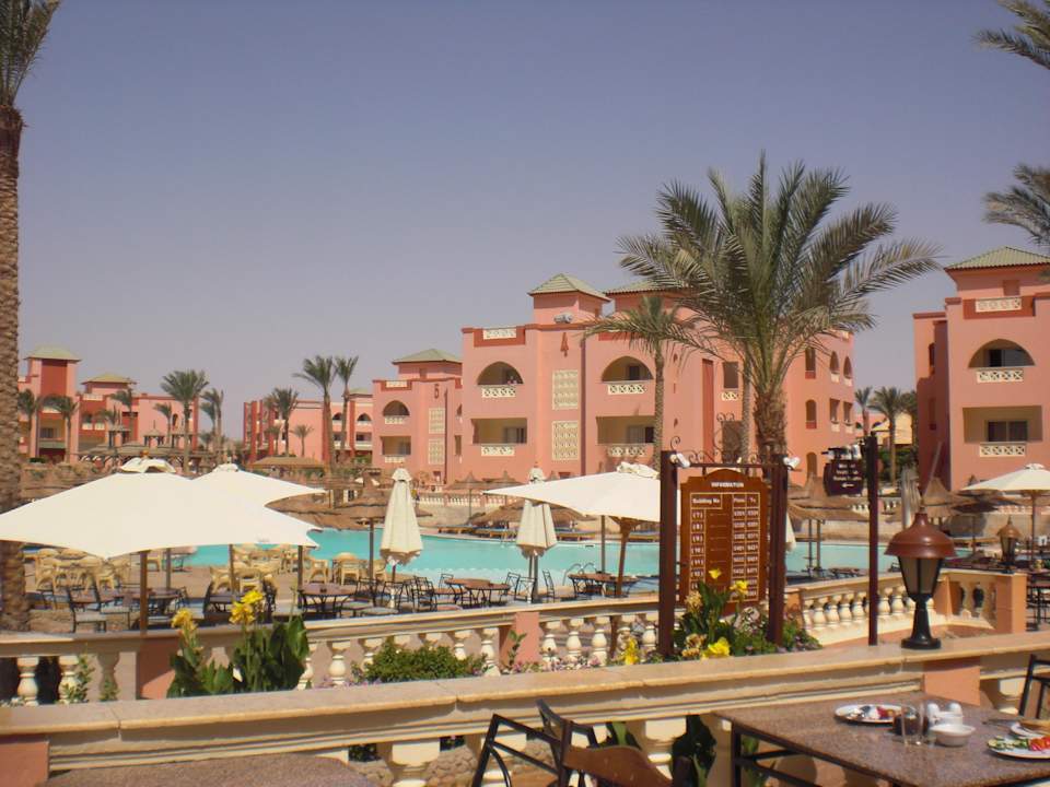 Pool vom Aqua Vista-Partnerhotel direkt verbunden Pickalbatros Aqua Park Resort - Hurghada
