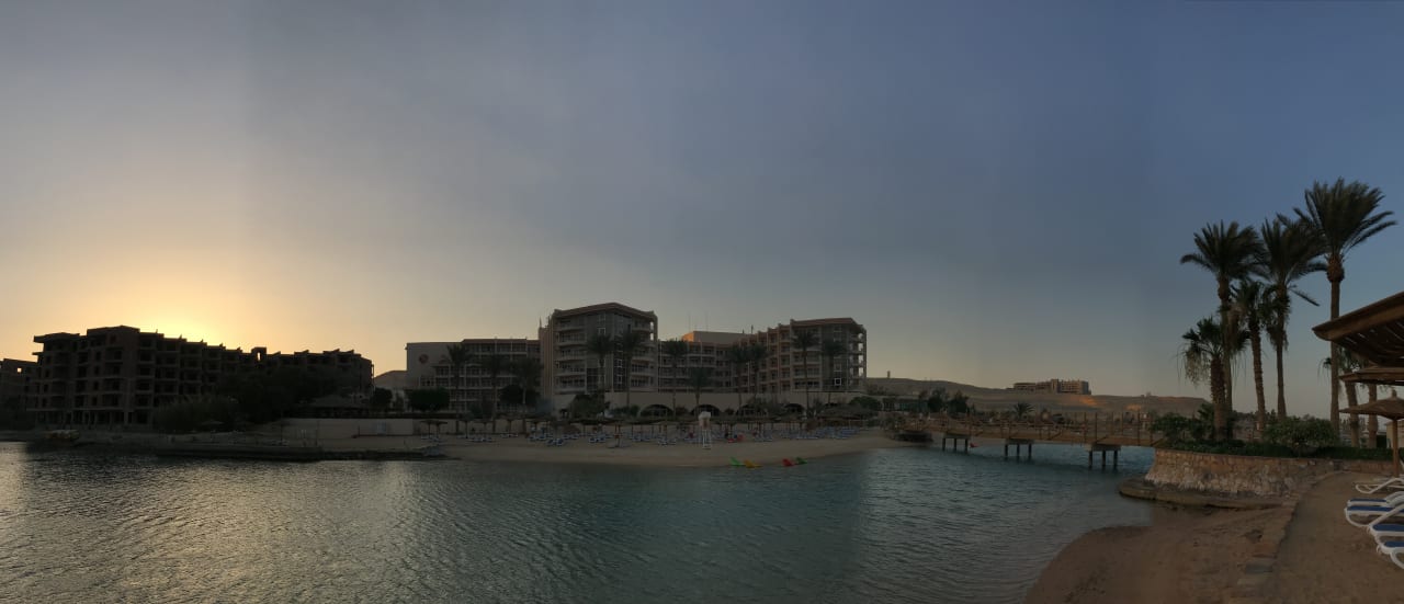 Panorama vom Hotel und dem Strand, von der Insel aus Marriott Hurghada Beach Resort