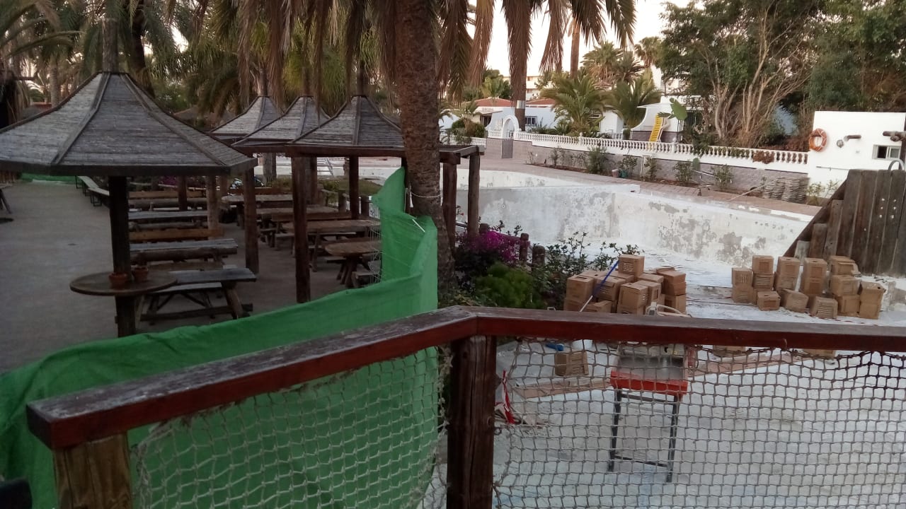 Bauarbeiten am Pool  HL Miraflor Suites Hotel