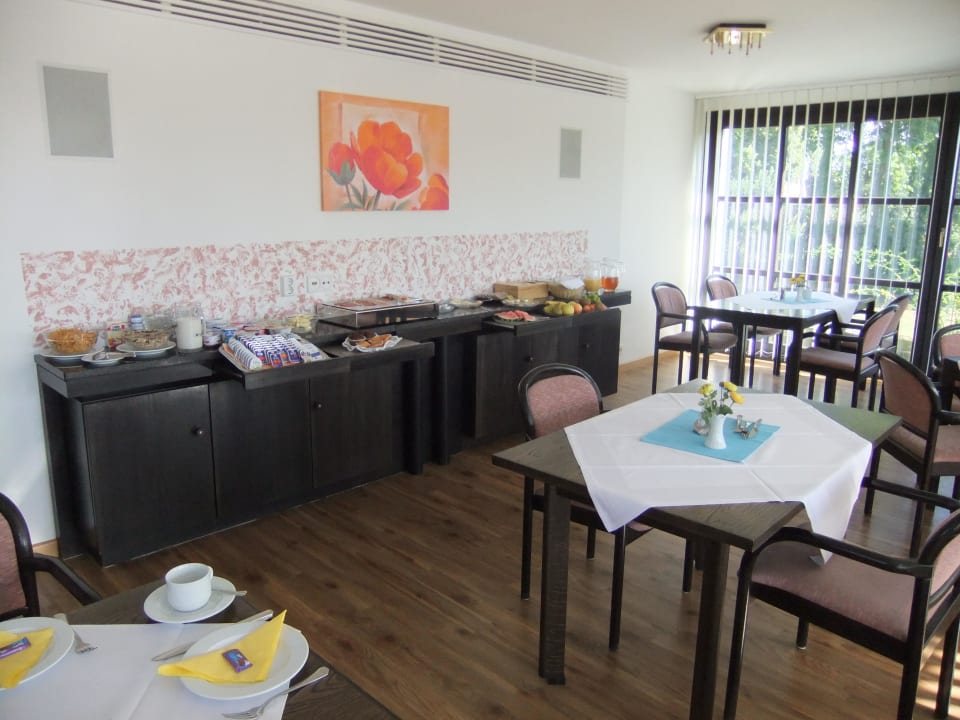 Frühstücksraum und Buffet Hotel Landhaus Moritzburg