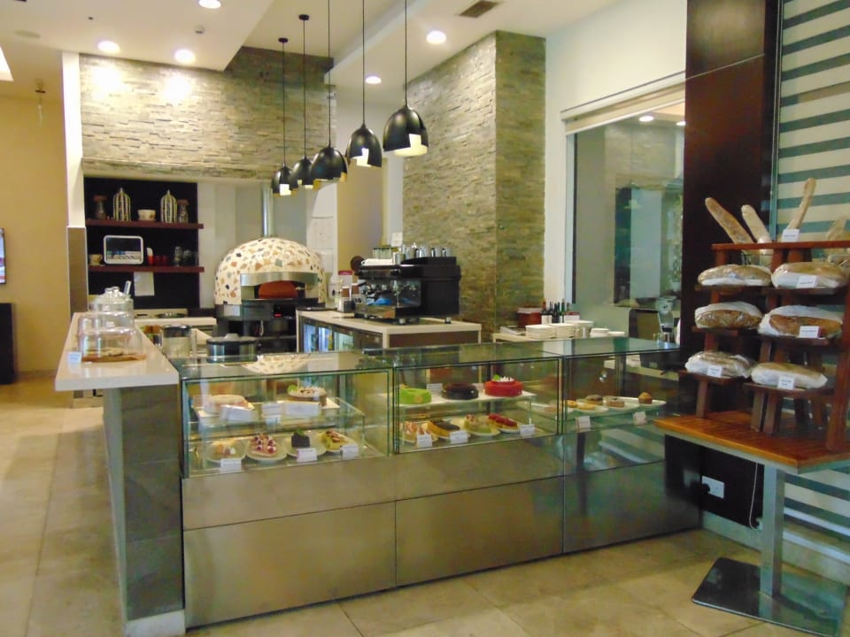 Gastro Crowne Plaza Nairobi Airport