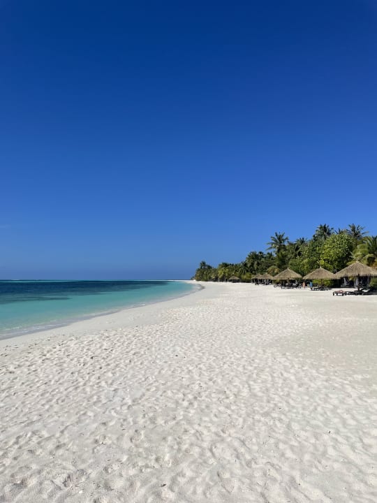 Strand Kuredu Island Resort & Spa
