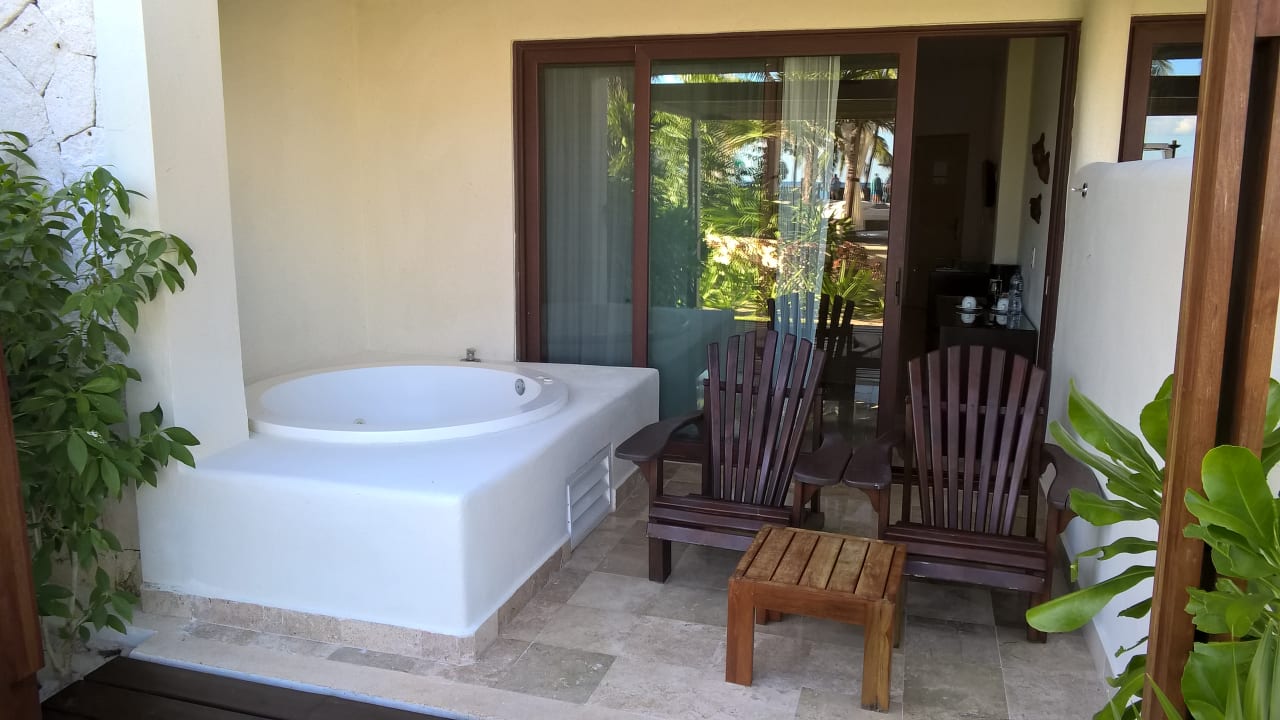 Terrasse mit Whirlpool Akumal Bay Beach & Wellness Resort