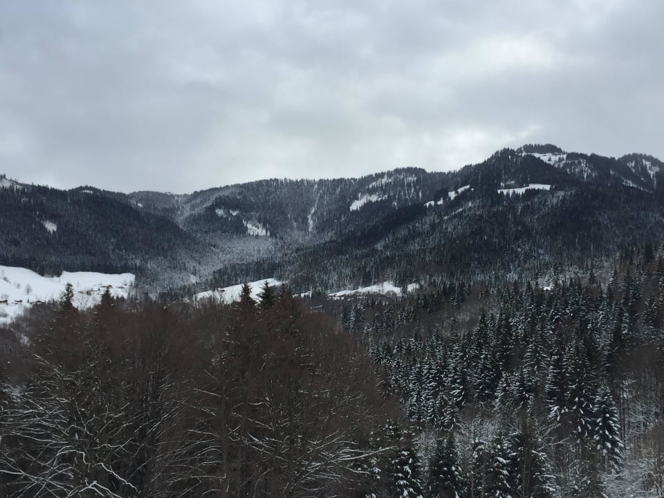 Blick aus dem Schlafzimmer  Kempinski Hotel Berchtesgaden