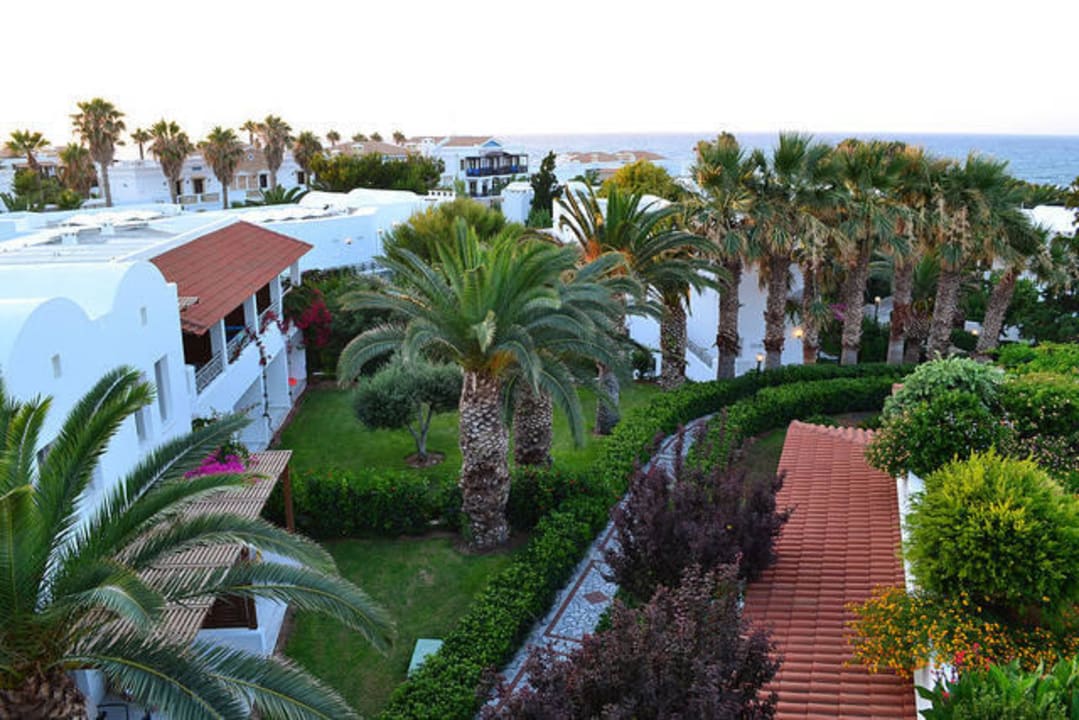 Schöne Gartenanlage Annabelle Beach Resort