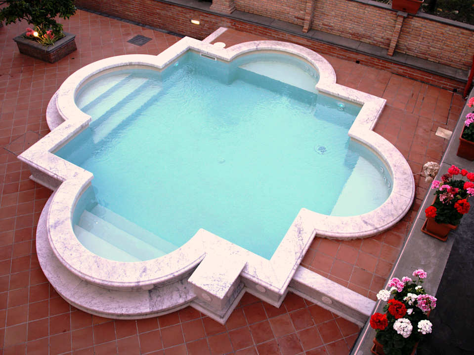 Jacuzzi Hotel Borromeo Resort