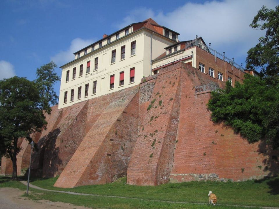 Außenansicht Ringhotel Schloss Tangermünde