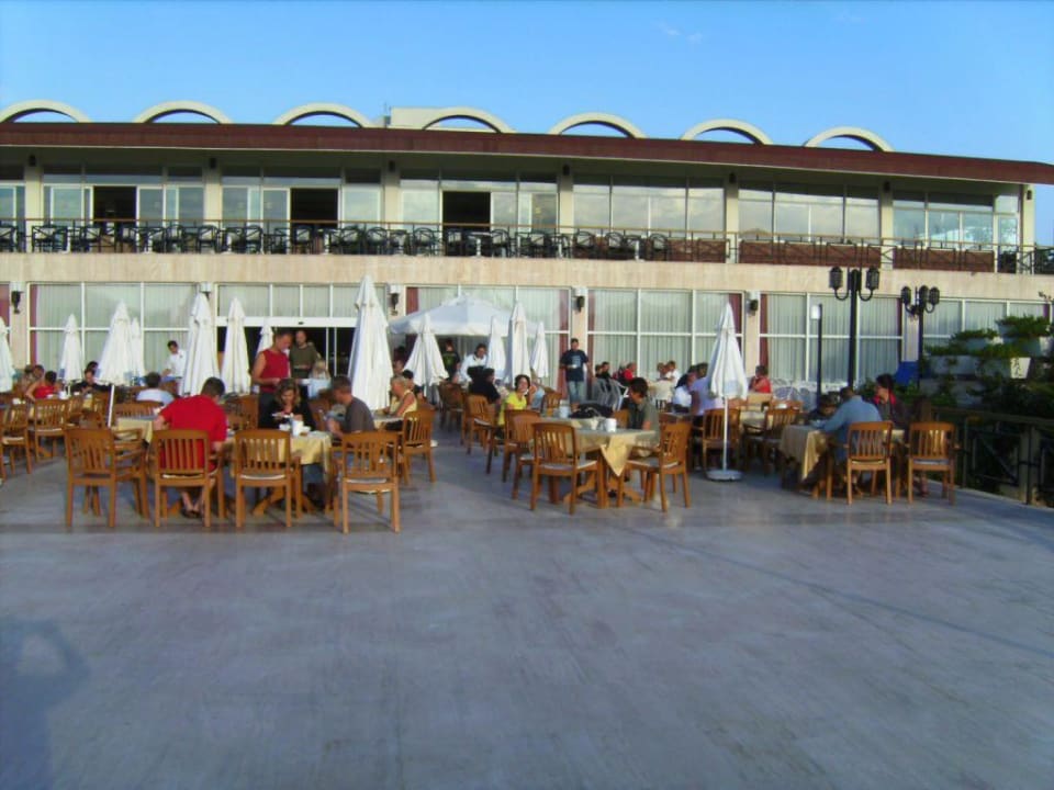 Aussenbereich vom Hauptrestaurant Paloma Oceana