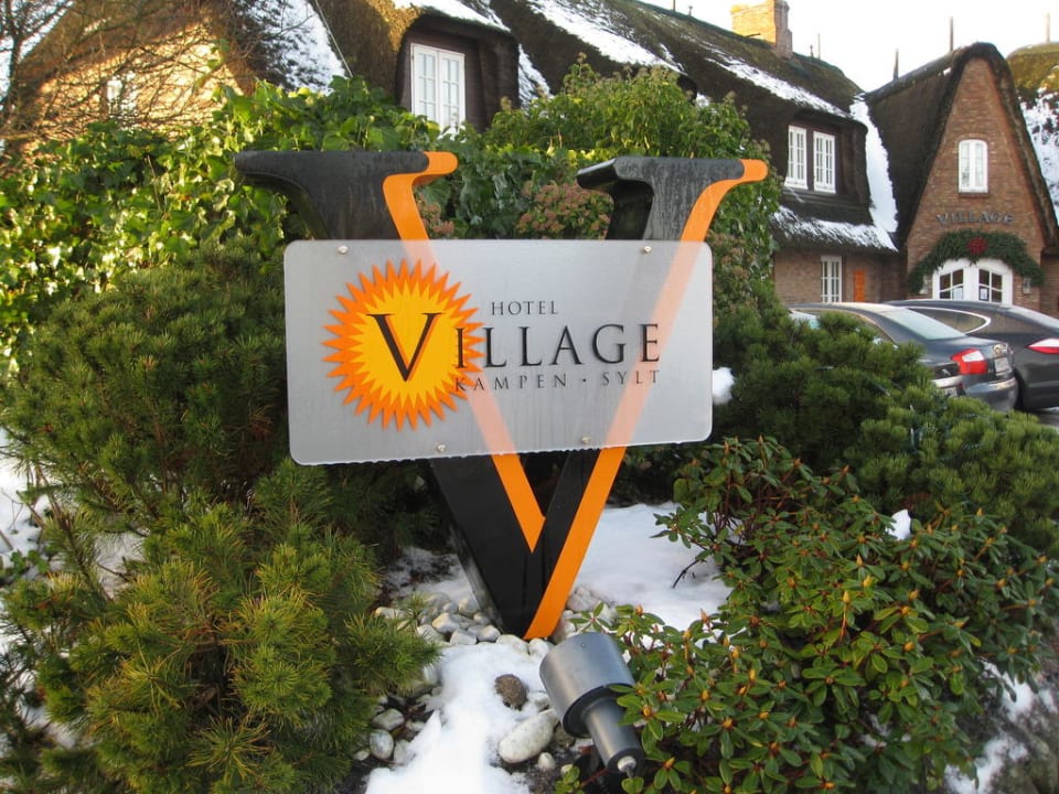 Einfahrt Hotel Village