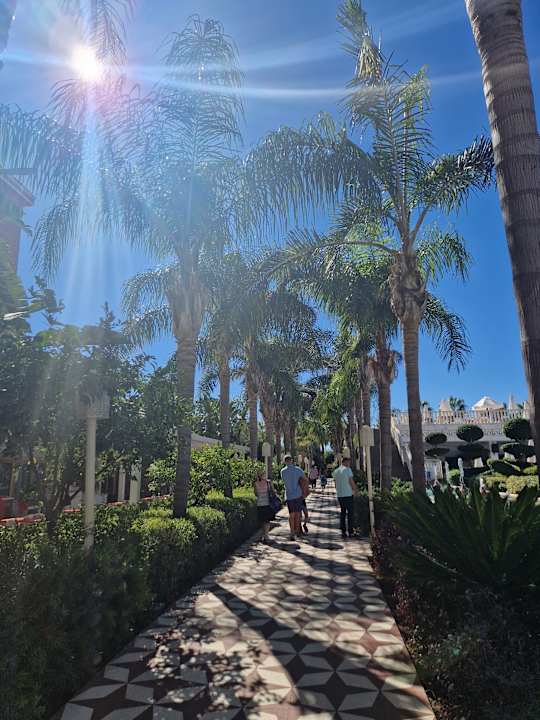 Gartenanlage Royal Taj Mahal Hotel