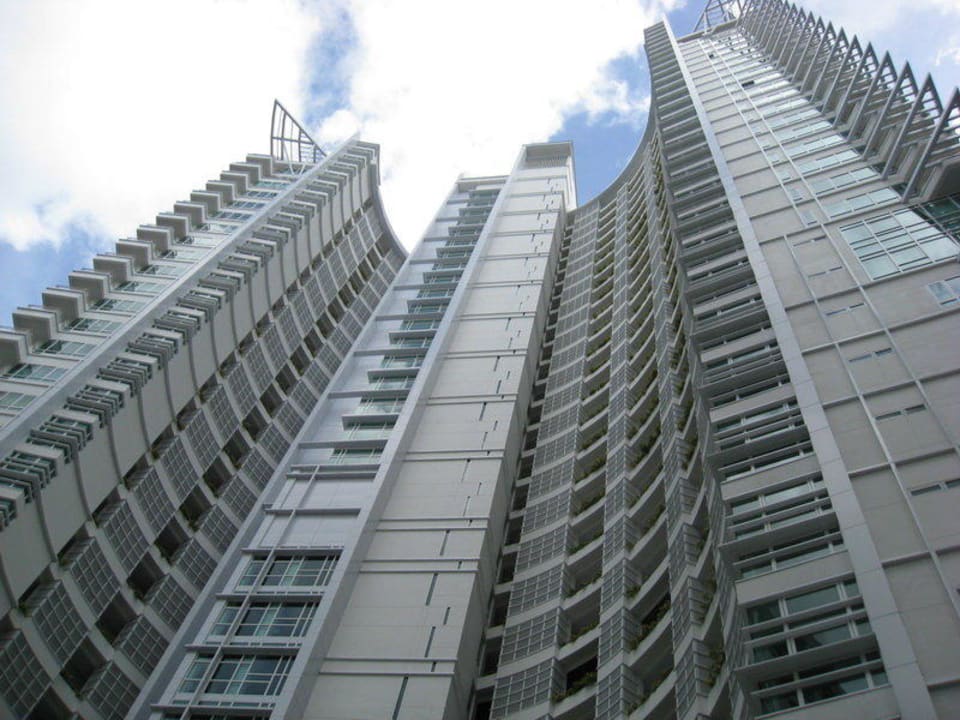 Rückseite vom Pool Dusit Suites Hotel Ratchadamri, Bangkok