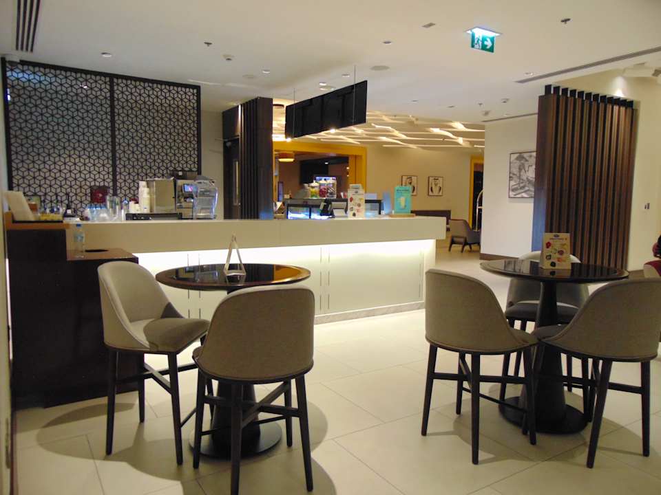 Lobby Hampton By Hilton Dubai Airport