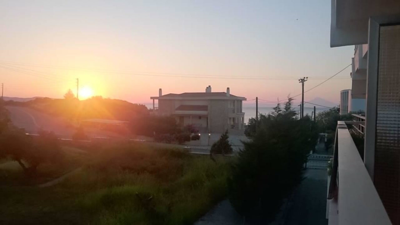 Sonnenaufgang vom Balkon  Salonikiou Beach Deluxe Apartments