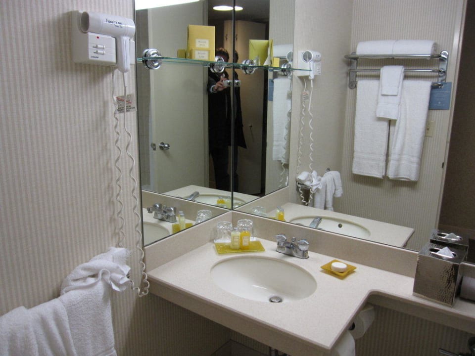 Sehr kleines Badezimmer Hotel Royal Sonesta