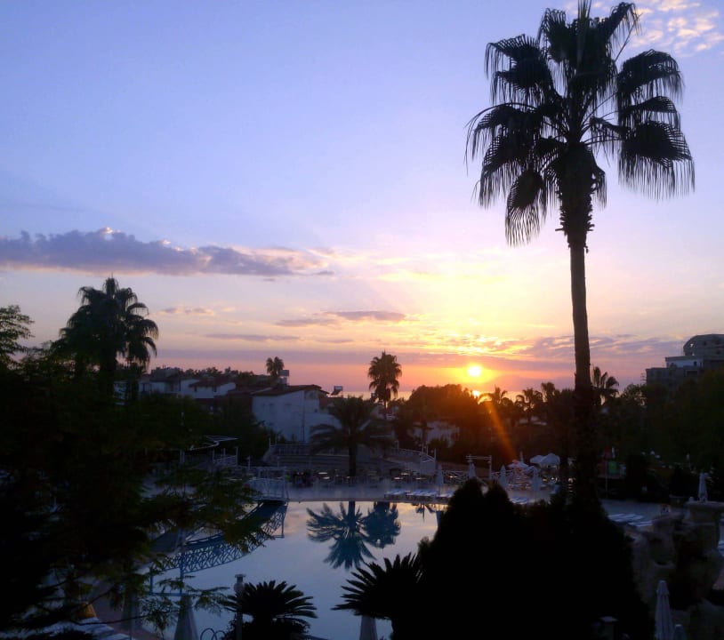 Blick vom Zimmer mit Sonnenuntergang Seaden Corolla Hotel