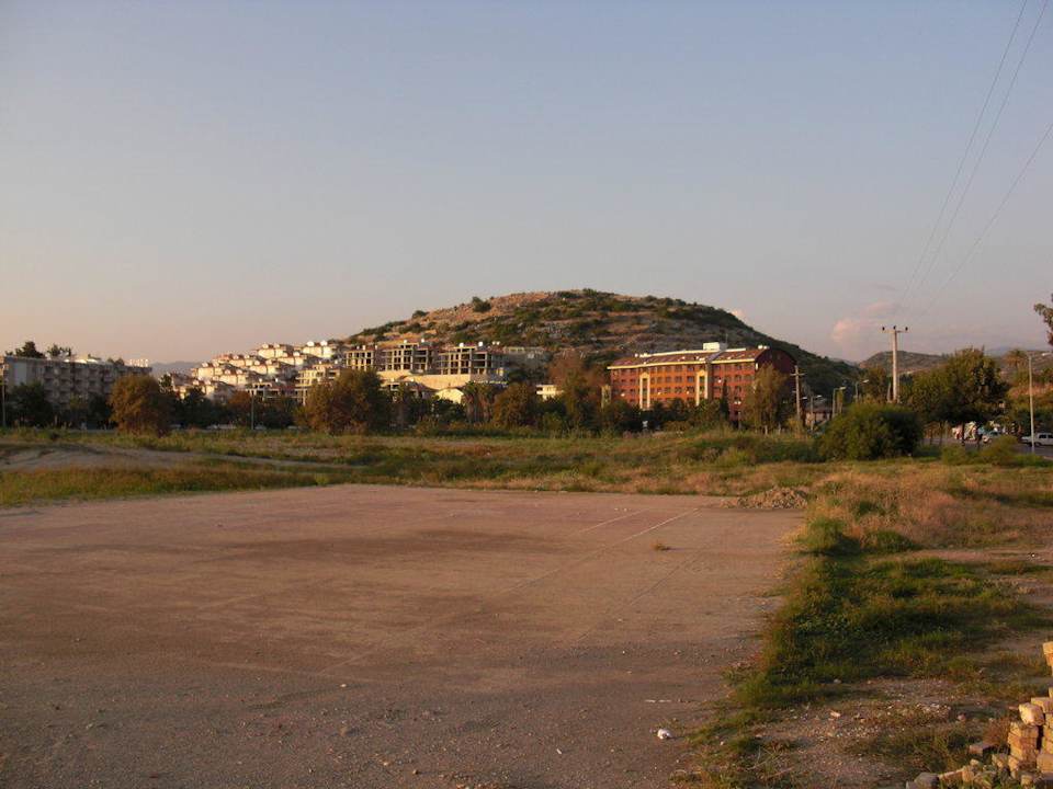 Blick vom Strandbeginn zum Hotel NoxInn Club