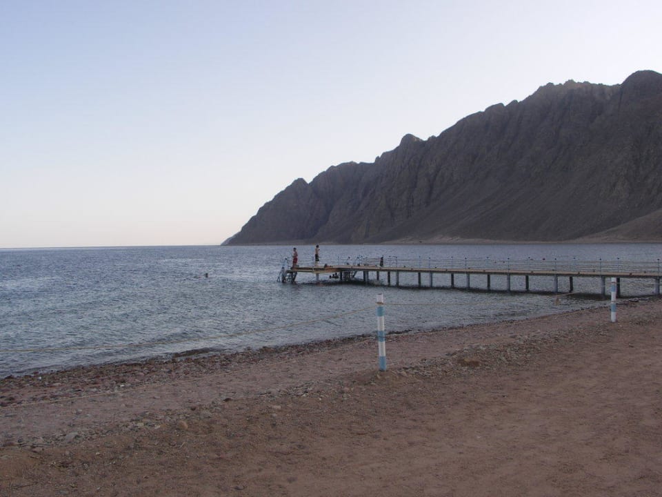 Strand mit Steg Happy Life Village