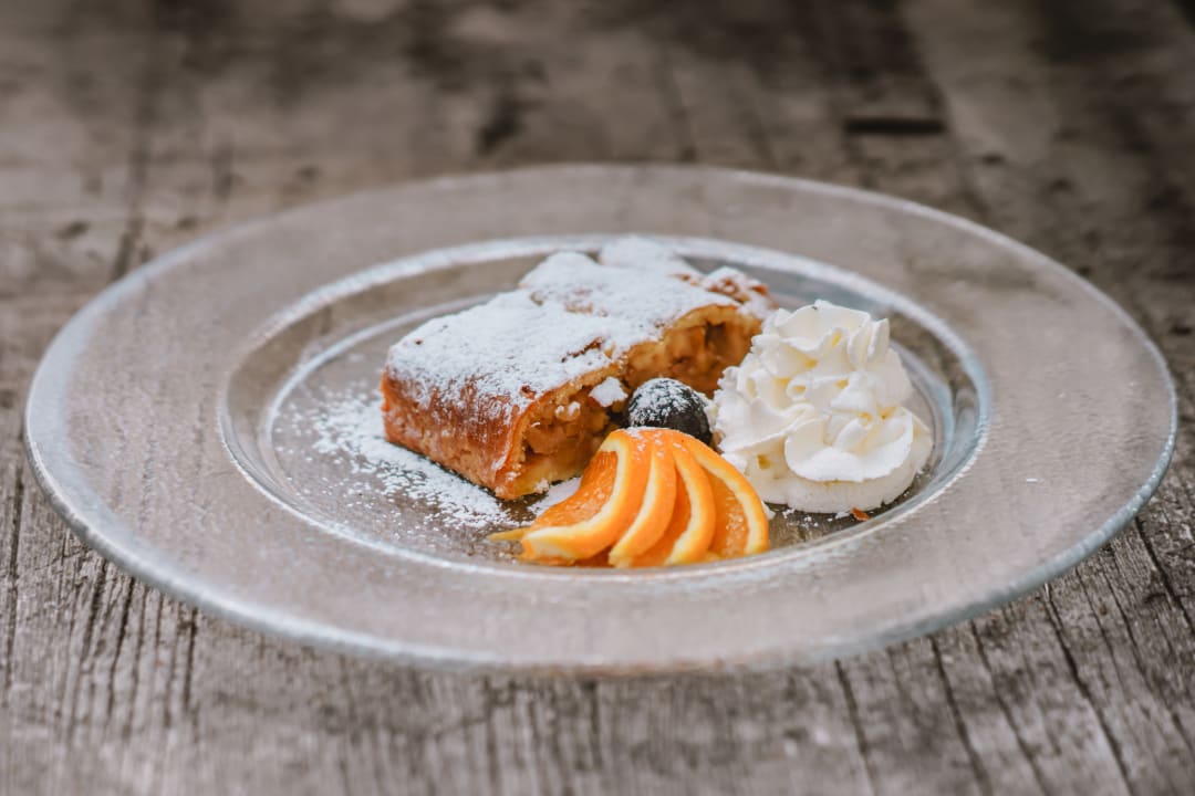 Gastro Gasthof Alpenrose am Reschenpass