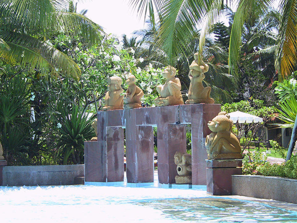 Pool Hotel Regency Wing