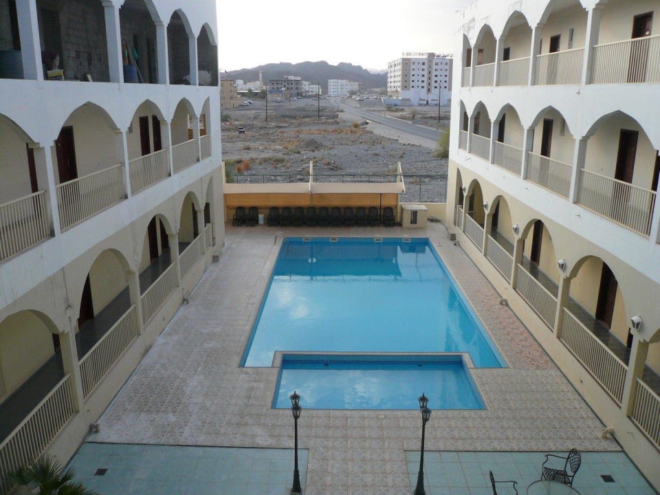 Links oben Bauarbeiten Al Diyar Hotel