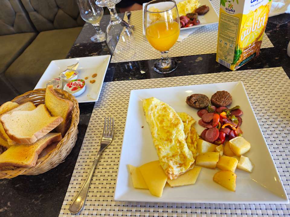 Gastro Oyster Bay Beach Resort - Luxury Serviced Condo