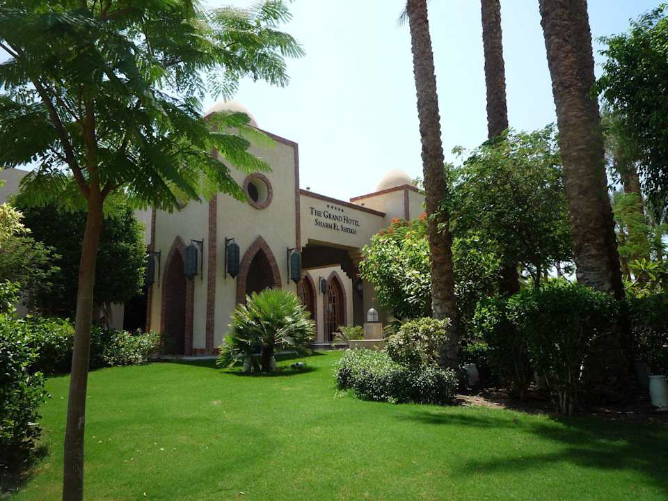 Grün und Herrlich, der Eingang The Grand Hotel Sharm El Sheikh