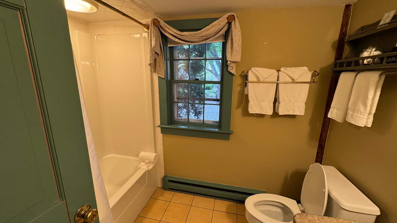 Zimmer Captain`s House Inn