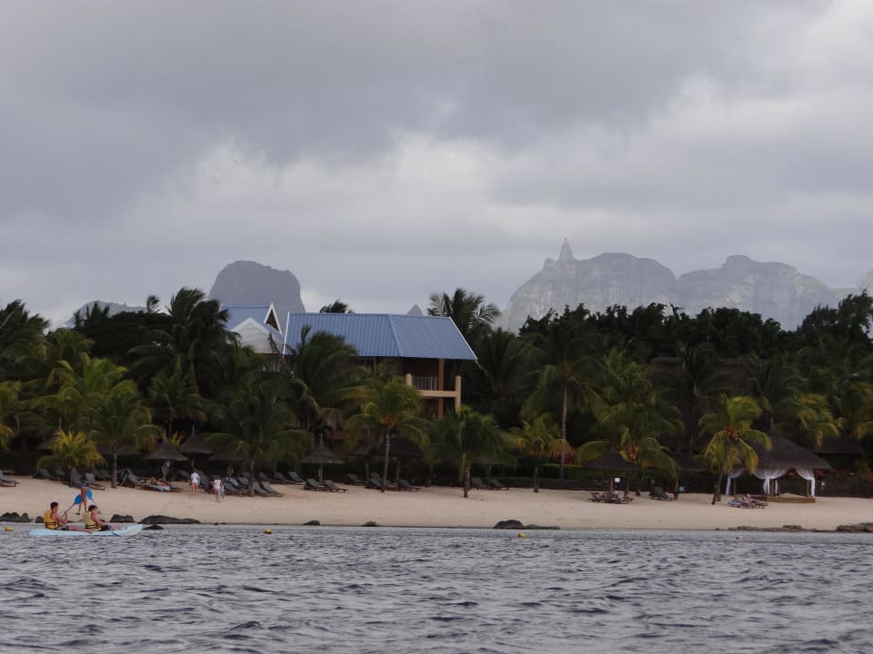 Strand vom Boot aus gesehen Victoria Beachcomber Resort & Spa
