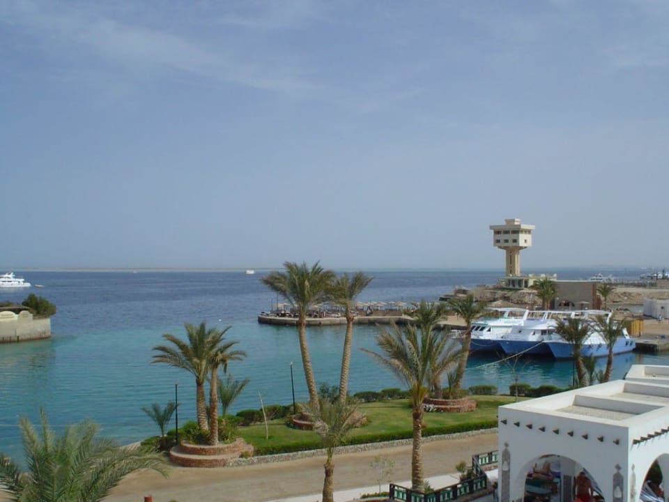 Hafen und Liegefläche am Riff  Arabella Azur Resort